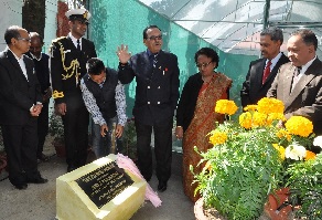 The Governor of Arunachal Pradesh Shri JP Rajkhowa inaugurating the Tail Flowers House at Raj Bhavan, Itanagar on 27th January 2016. Also seen: The First Lady of the State Smt Rita Rajkhowa and PCCF Dr. Shashi Kumar.